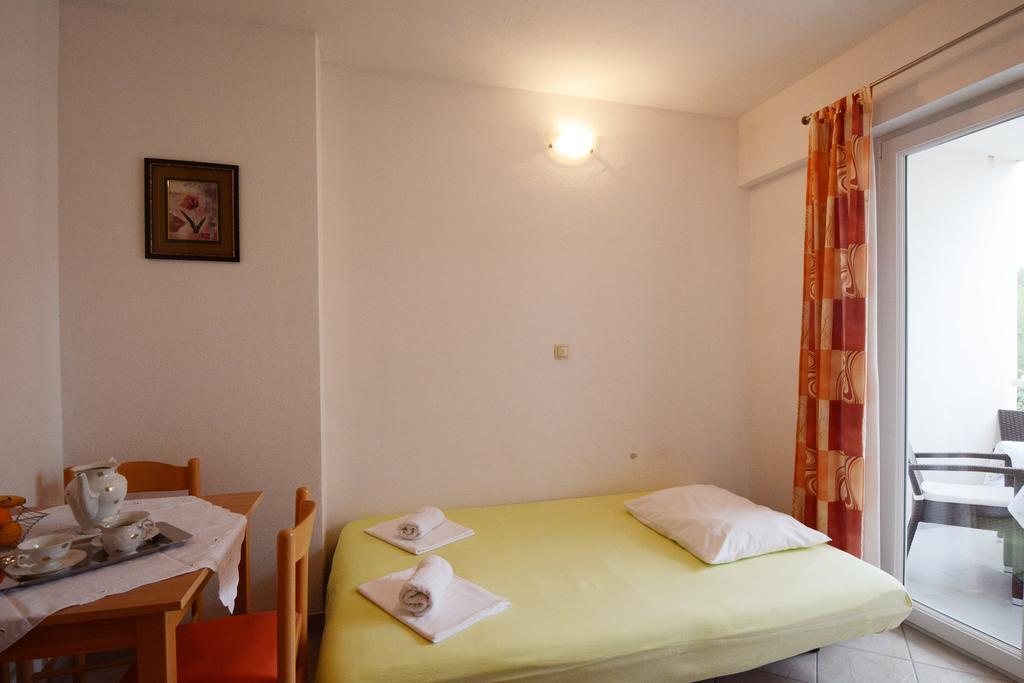 Apartments Ante オミシュ エクステリア 写真