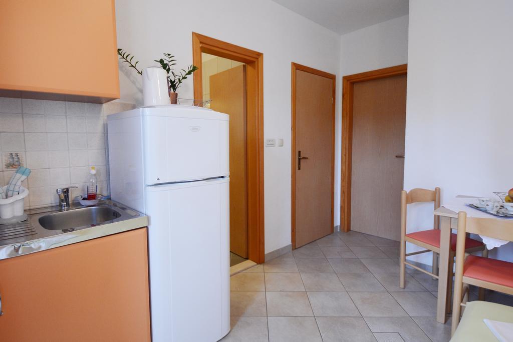 Apartments Ante オミシュ エクステリア 写真